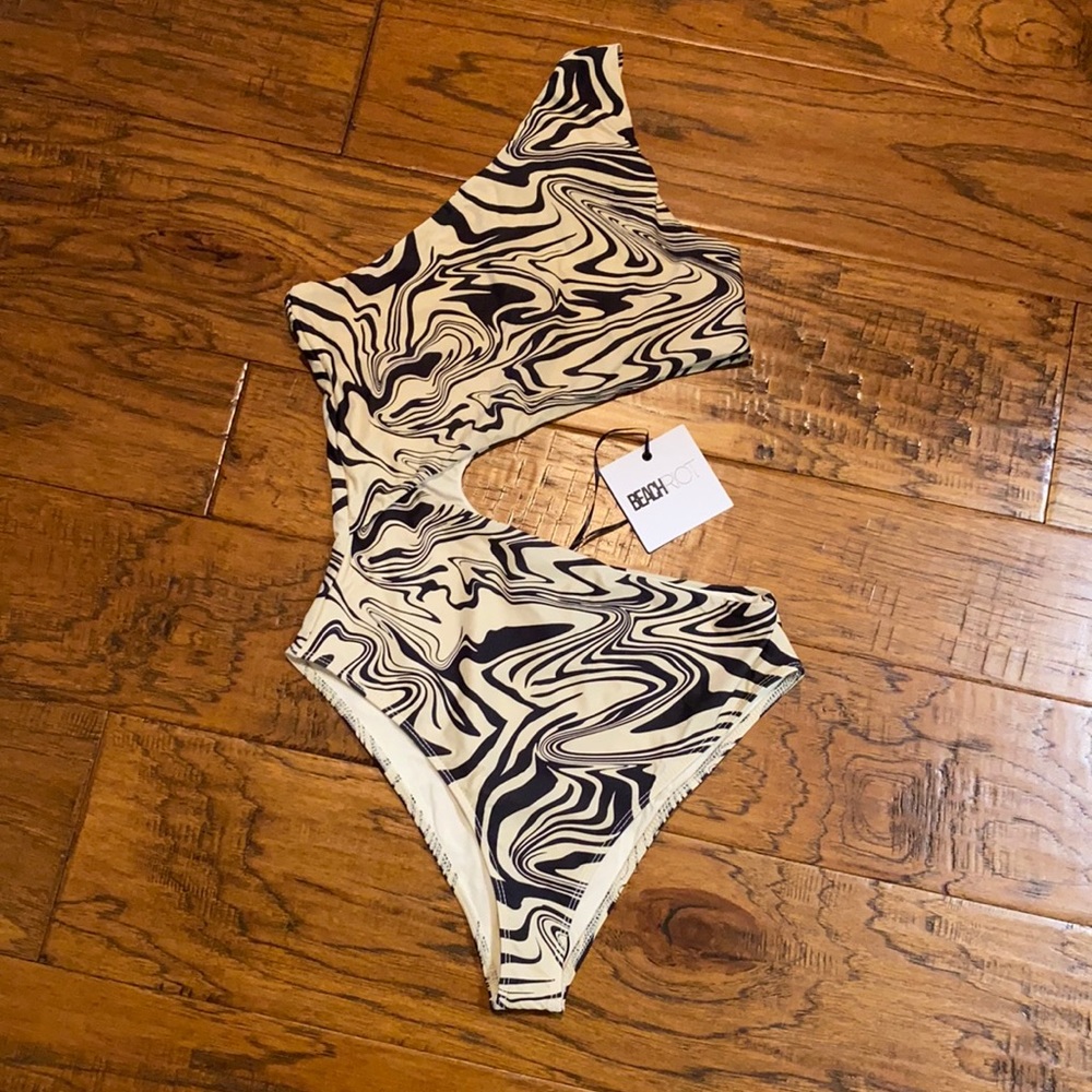 Beach Riot Celine one piece swimsuit